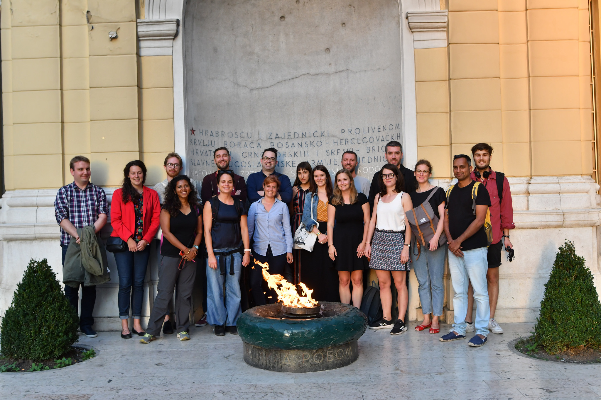 Bosnian election study tour group in front of the Eternal flame memorial in Sarajevo. Credit: Kemal Softić/iac Berlin